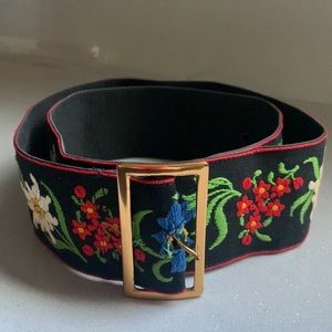 Vintage EUC Embroidered Floral Belt- 30”
